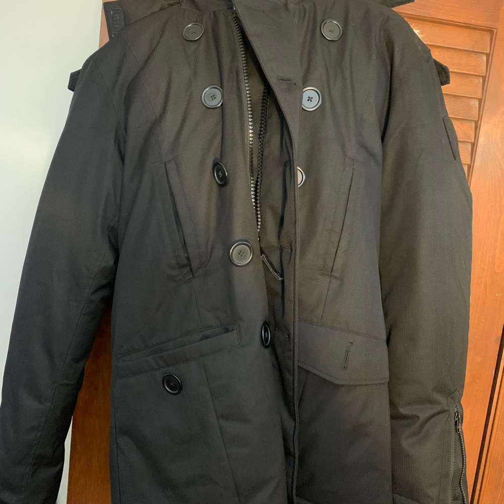 Nobis parka